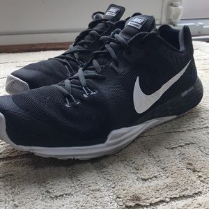 Nike training sneakers barely worn